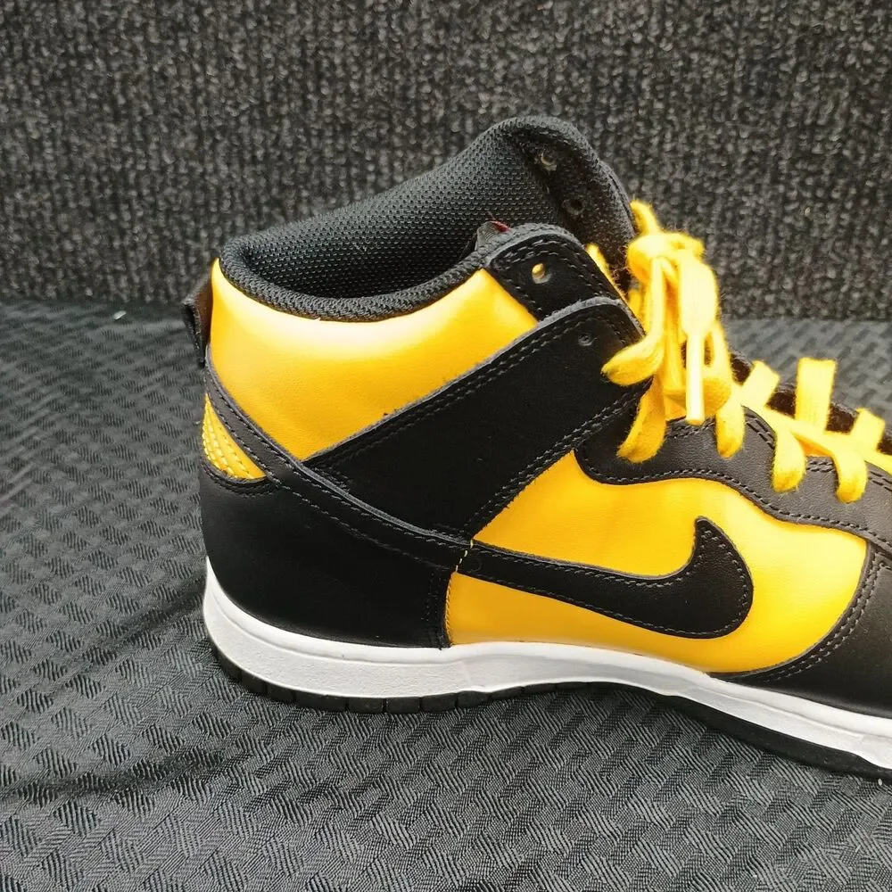 Nike Reverse Goldenrod DD1399-700 Size 10 Mens Used No Box